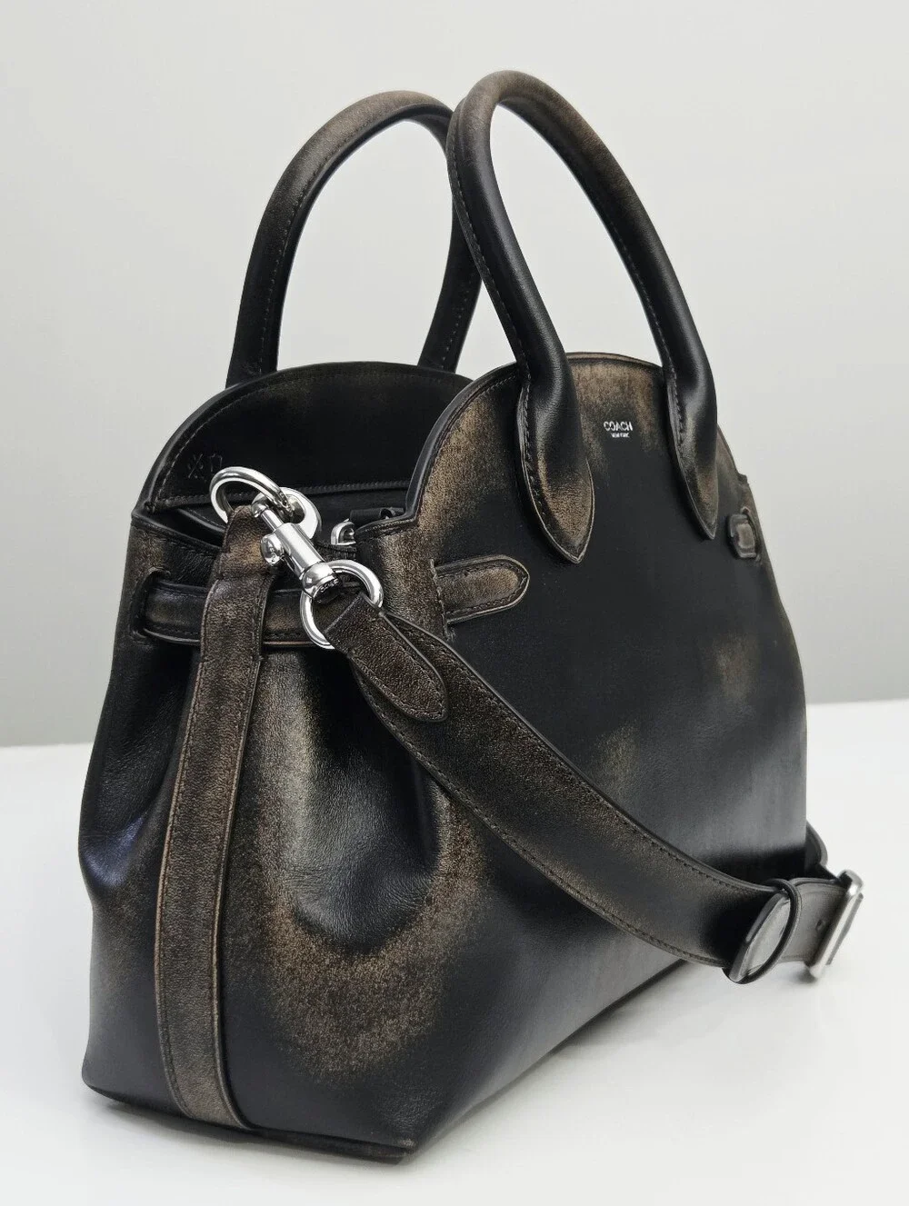 COACH SOFT EMPIRE CARRYALL BAG 28 IN LOVED LEATHER - Picture 3 of 14
